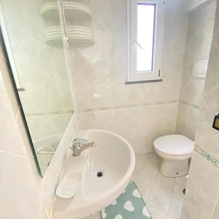 Euploia Ischia